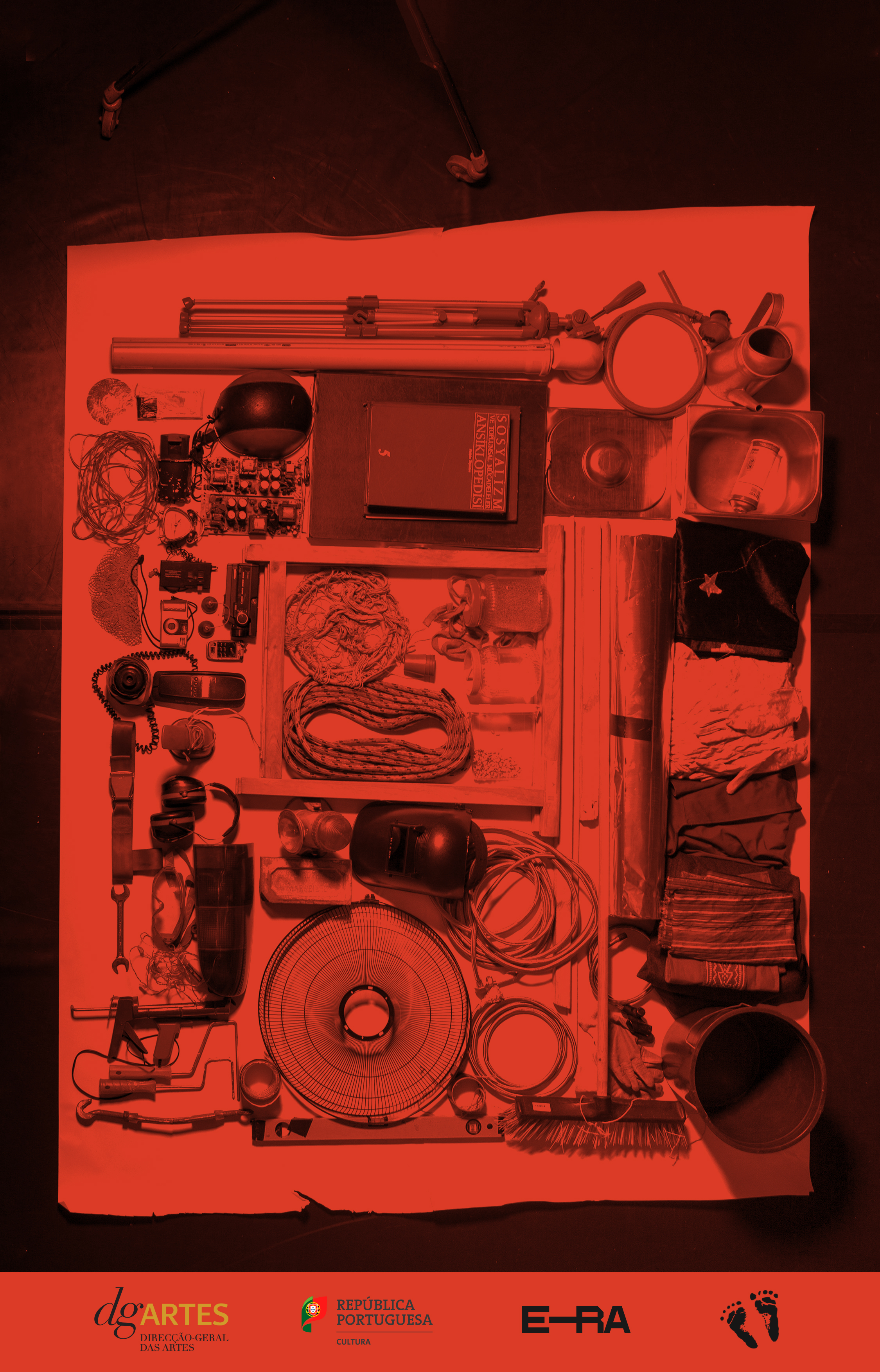 a poster for The Things We Carry or Taşıdıklarımız
